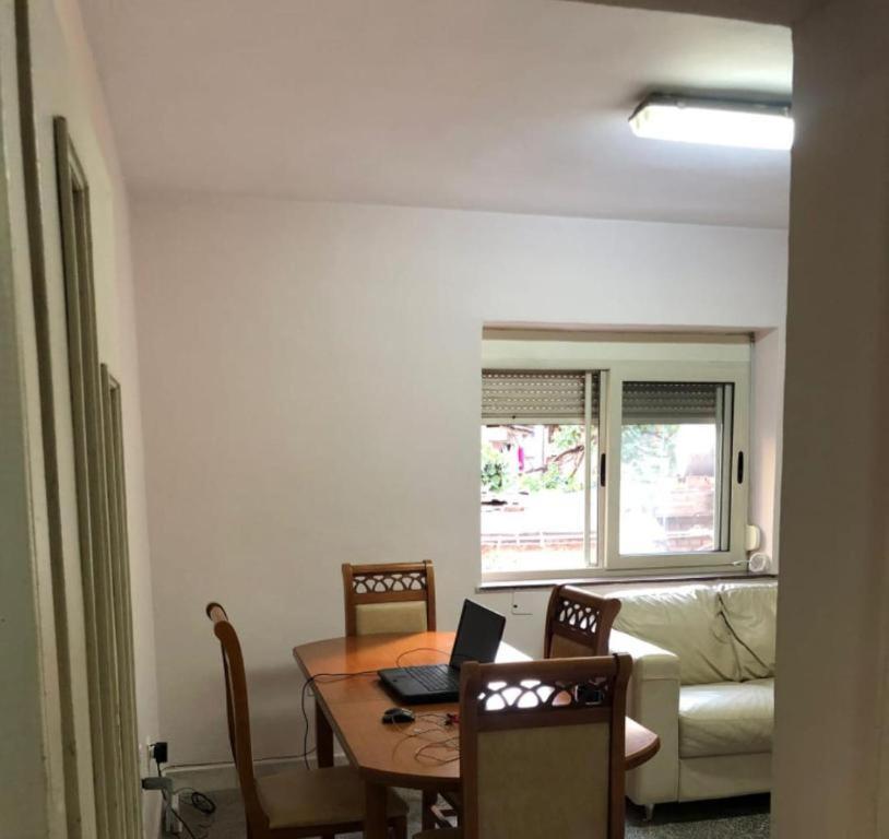טיראנה Royal Hostel מראה חיצוני תמונה